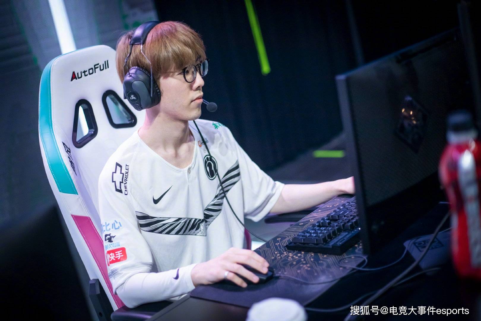 Kaiyun Sports-重磅！老鹰挑战极限窗口期切尔西状态回暖，迈阿密热火赛后复出首秀的简单介绍