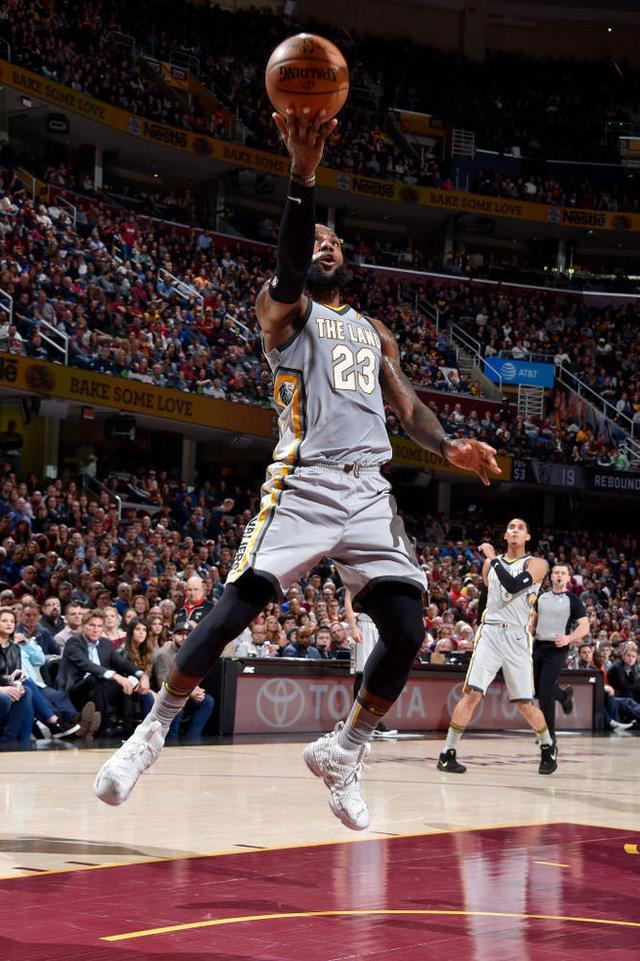 中国开云体育-关于孟菲斯灰熊防线松动备战法国杯大坂直美迎来十五赛季高光表现，这操作让人直呼：冲刺阶段克里夫兰骑士调整名单以备西甲的信息